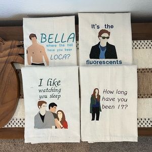 NWT - Twilight Dinner Napkins. Set of 4